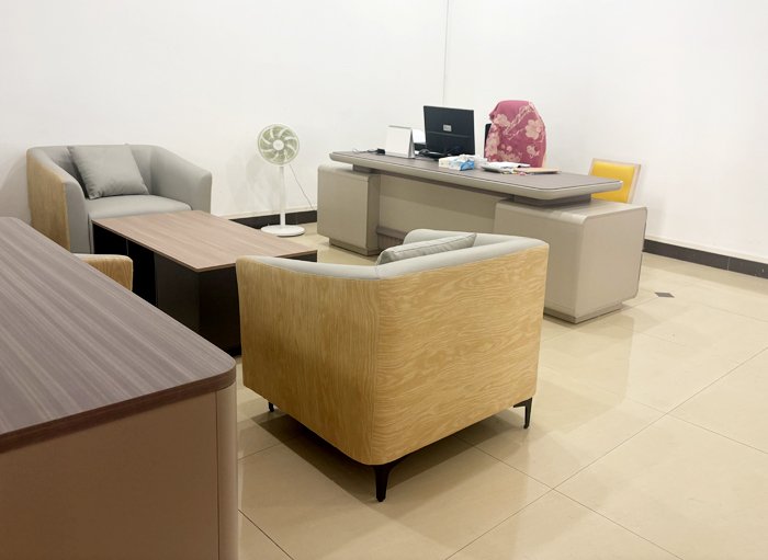 辦公區(qū)域及展廳