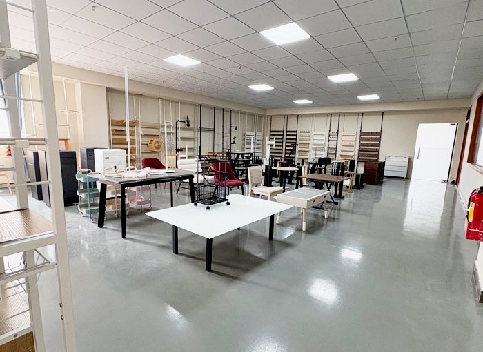 辦公區(qū)域及展廳